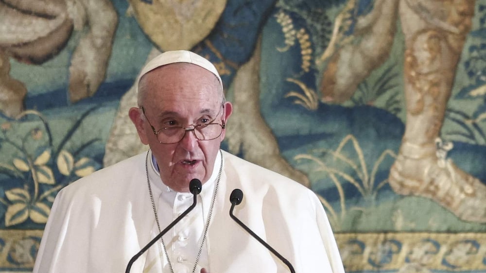 Pope Francis in Athens to highlight migrants' plight