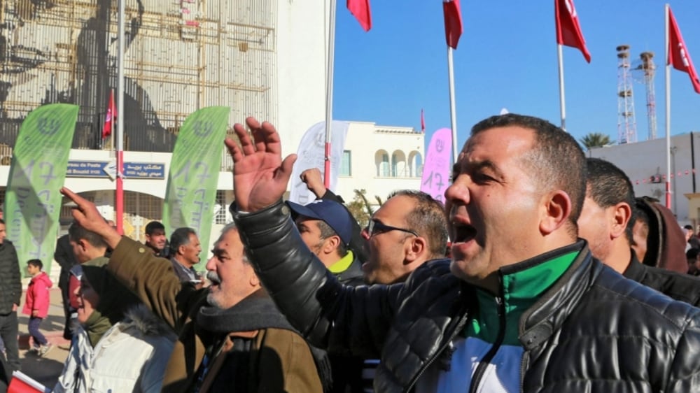 Tunisians take to streets to condemn 'anti-coup' president