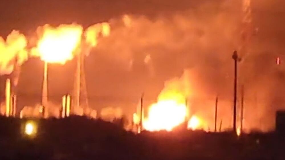 Fire breaks out at ExxonMobil oil refinery in Texas