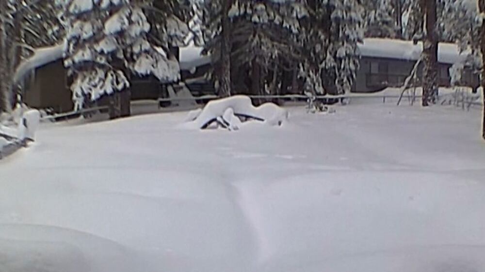 Timelapse shows amazing snow pile up in California