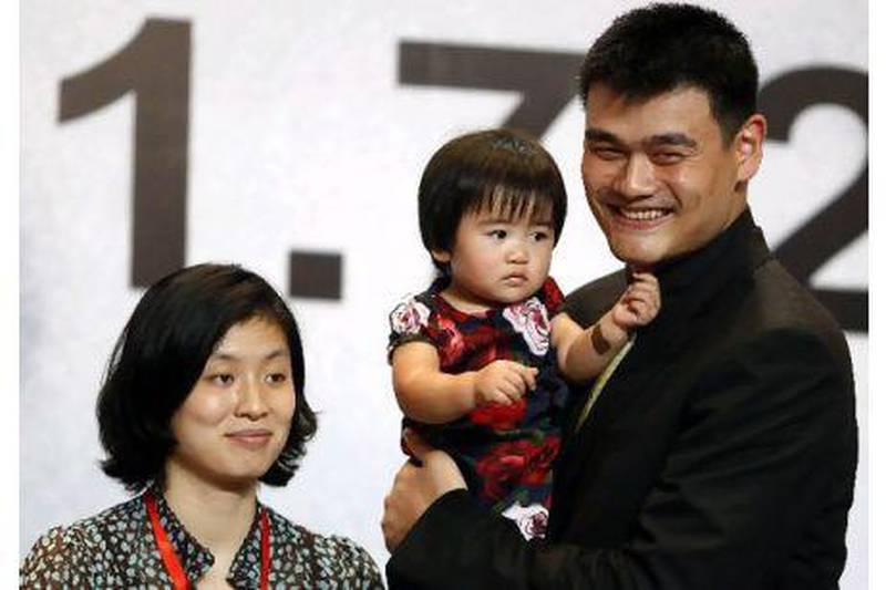 Yao Ming Baby Birth Makes China Ask, How Tall? American or Chinese?