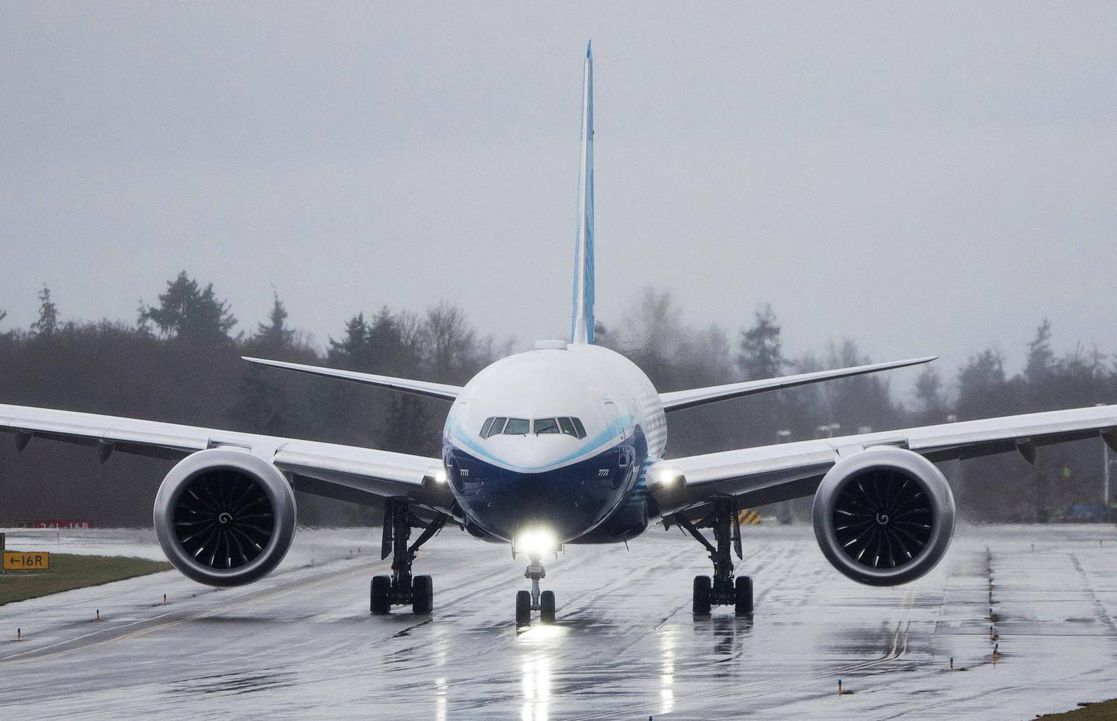 Boeing confirms 777X delayed until 2025, with production paused through