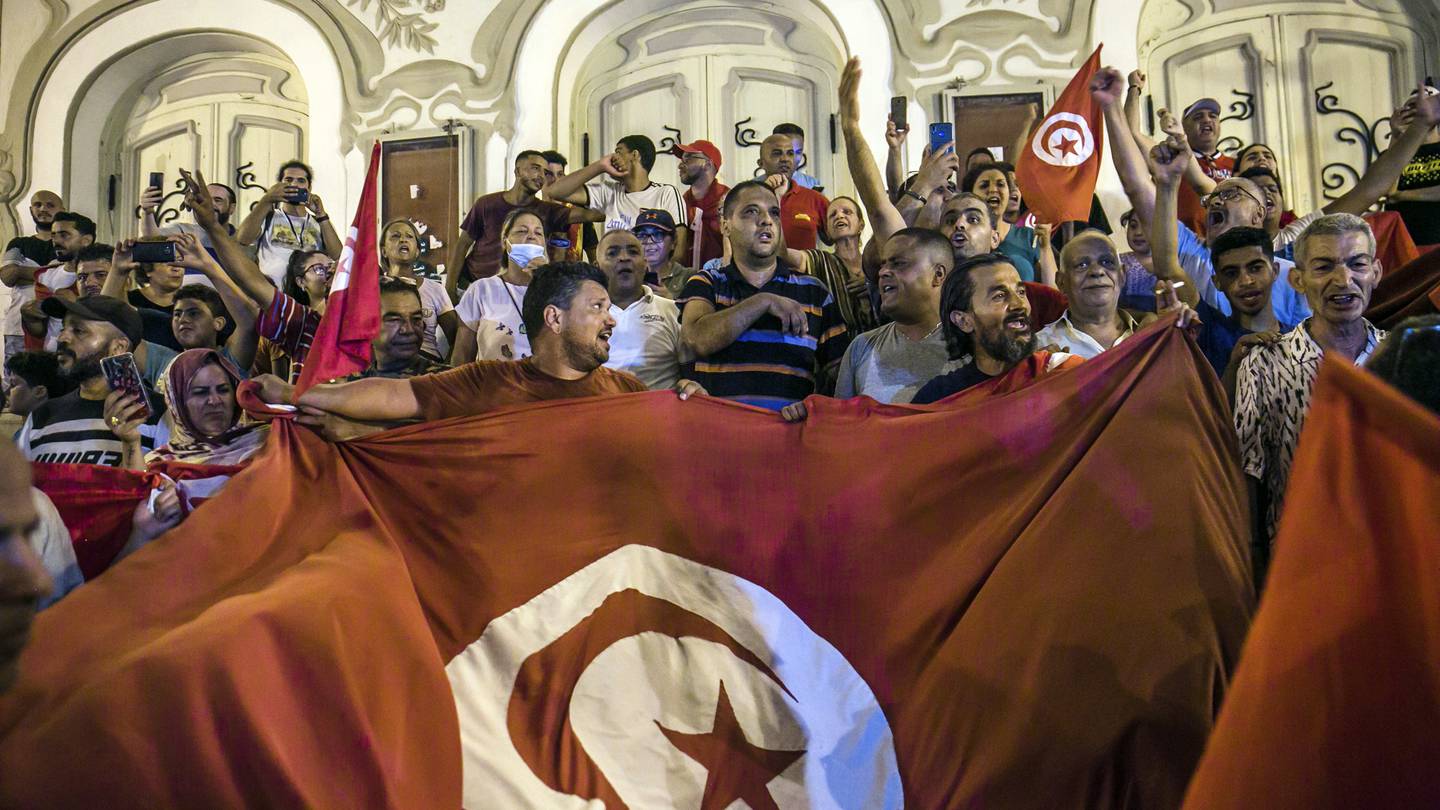 سيساعد تأمين أموال صندوق النقد الدولي تونس على إنعاش اقتصادها ، لكن إدخال إصلاحات أمر أساسي