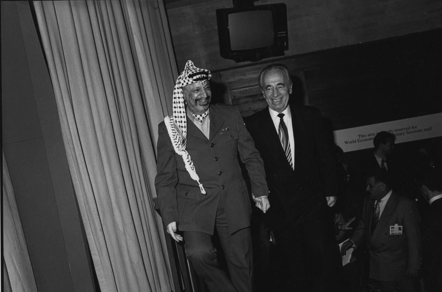 Former PLO chairman Yasser Arafat with then Israeli foreign minister Shimon Peres in Davos in 1994. World Economic Forum