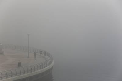 Dubai, United Arab Emirates, Mar 06, 2014 - Early morning fog at Dubai Marina. ( Jaime Puebla / The National Newspaper ) 