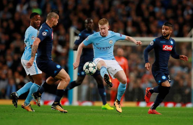 Soccer Football - Champions League - Manchester City vs S.S.C. Napoli - Etihad Stadium, Manchester, Britain - October 17, 2017   Manchester City's Kevin De Bruyne and Raheem Sterling in action with Napoli's Marek Hamsik and Lorenzo Insigne (R)    Action Images via Reuters/Jason Cairnduff