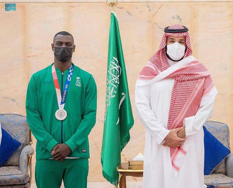 Saudi Crown Prince meets with Olympic champion Tarek Hamdi