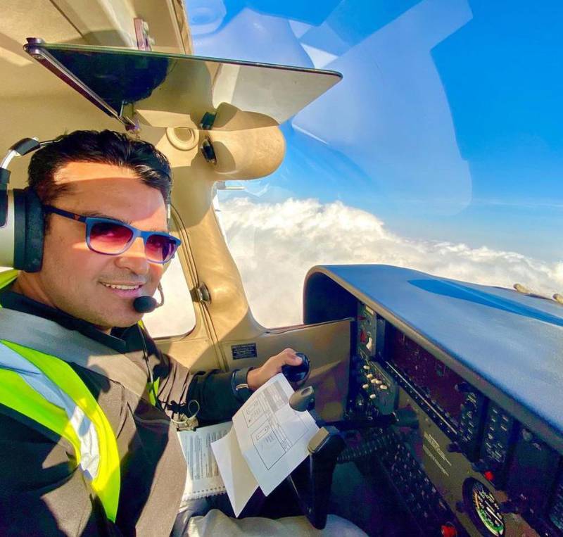 Fakhr-e-Alam is an accomplished pilot and has flown around the world solo. 