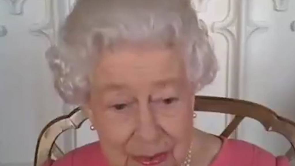 Queen Elizabeth urges vaccination - 'think about other people'