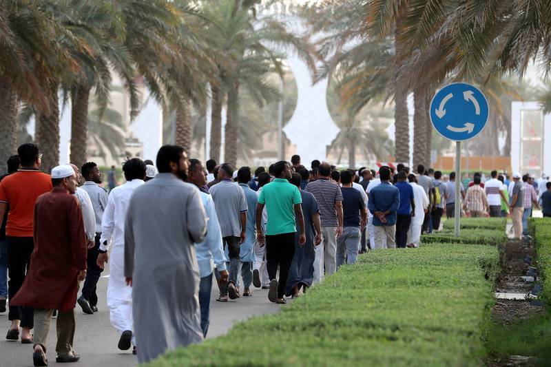 ABU DHABI,  UNITED ARAB EMIRATES , May 6 – 2019 :- People are coming to break their fast on the First day of Ramadan at the Sheikh Zayed Grand Mosque in Abu Dhabi. ( Pawan Singh / The National ) For News/Online/Big Picture/ Instagram