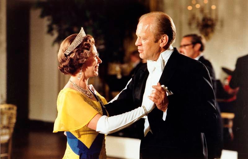 The queen dances with Ford at the White House in Washington. Photo: US National Archives / Ford Library