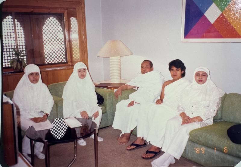Wejdan Bugis's father welcomes the pilgrims upon their arrival in Makkah in 1989.