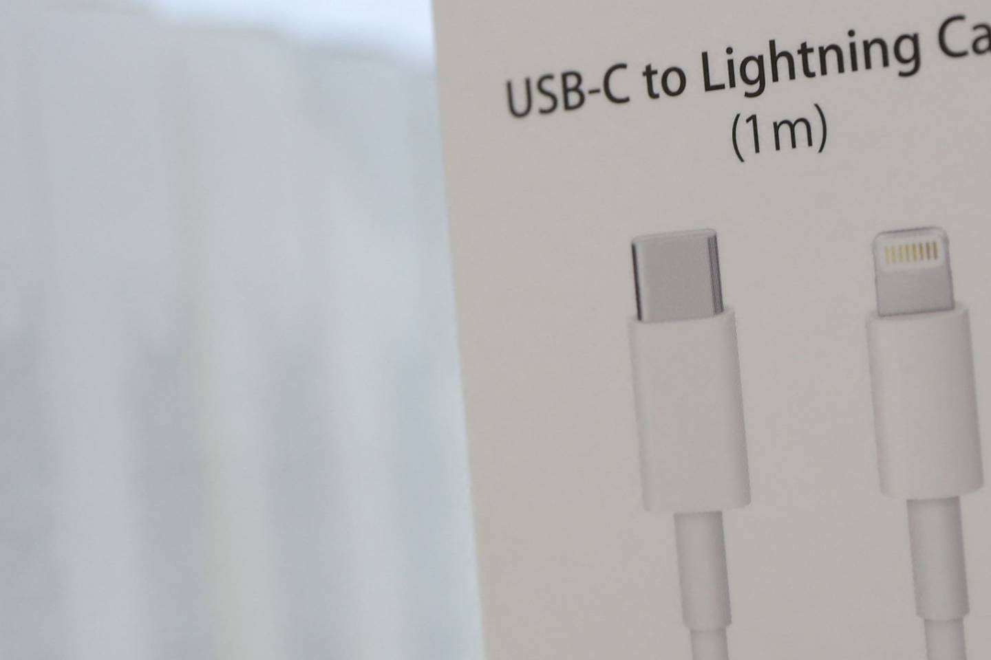 iPhone 14 Pro Max not charging when using a Samsung USB-C adapter :  r/iphonehelp