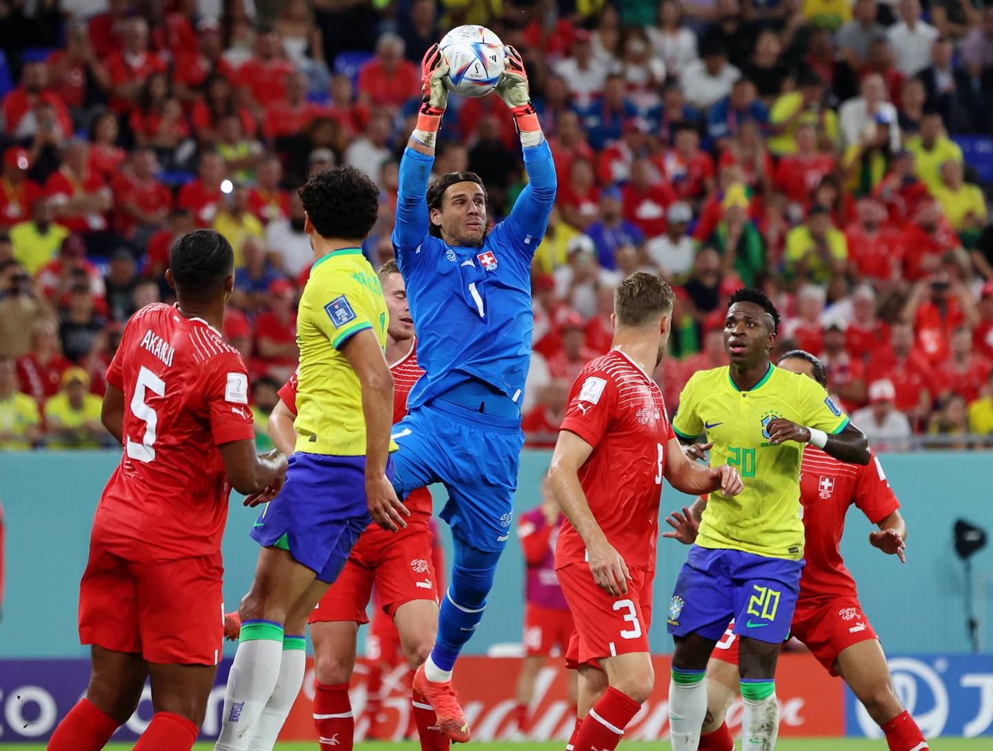 Yann Sommer en action pour la Suisse contre le Brésil lors de la Coupe du monde 2022.  Reuter