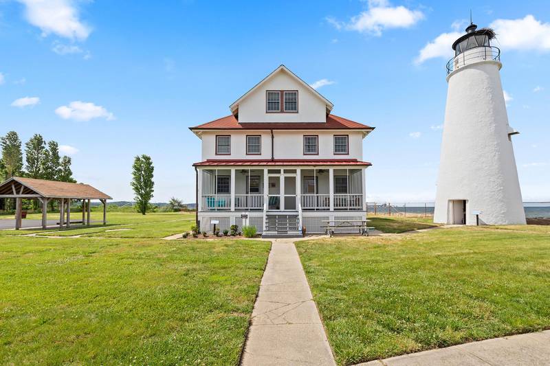 Maryland: Cove Point Lighthouse Keeper's House. All images courtesy Airbnb unless otherwise mentioned