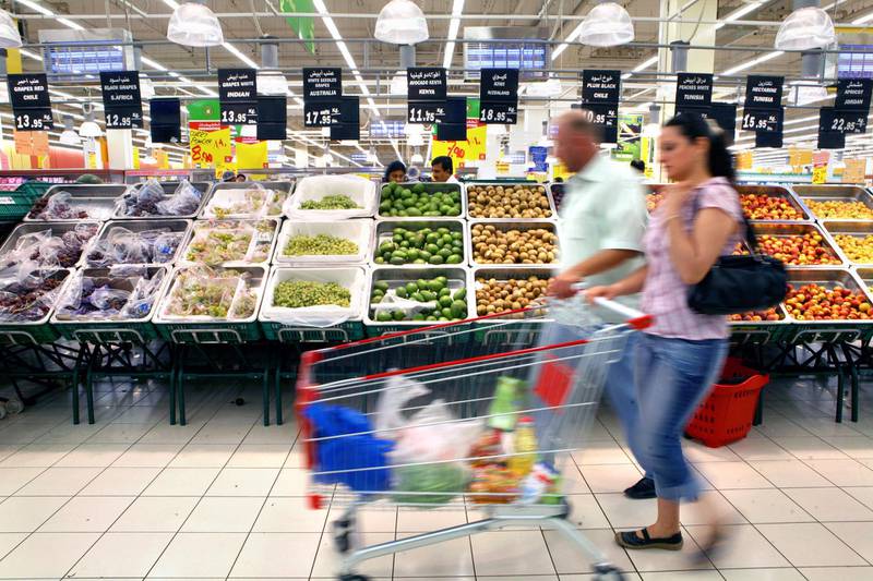 Abu Dhabi, UAE - May 29, 2008 -  Carrefour Shoppers in Marina Mall. (Nicole Hill / The National) grocery storesupermarketfood