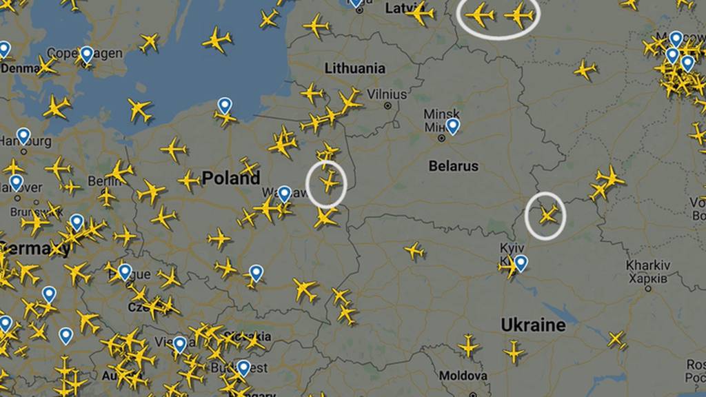 Flight maps show airlines avoiding Belarusian airspace