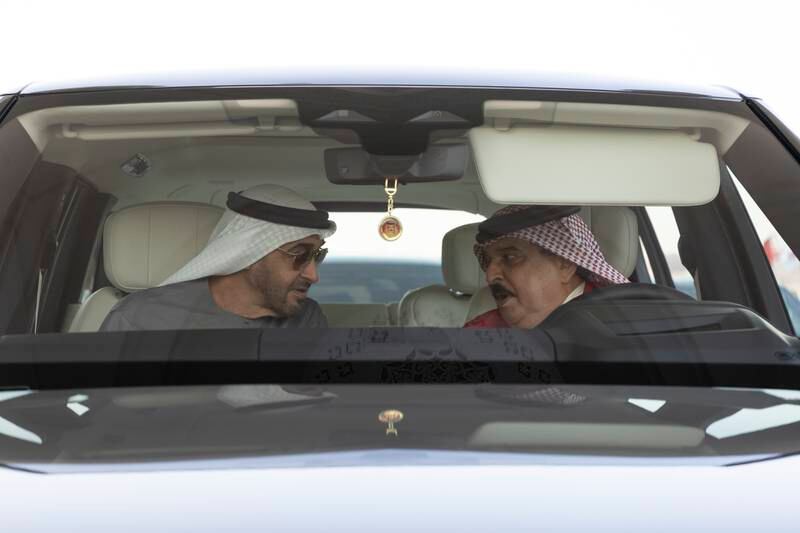 Sheikh Mohamed speaks with King Hamad.