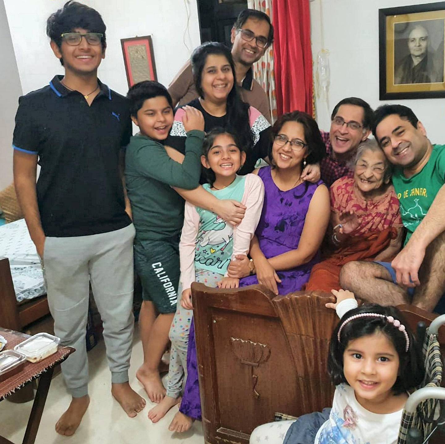 Mrs Susheela Pathak with her family. Courtesy Dr Vijaya Bopardikar