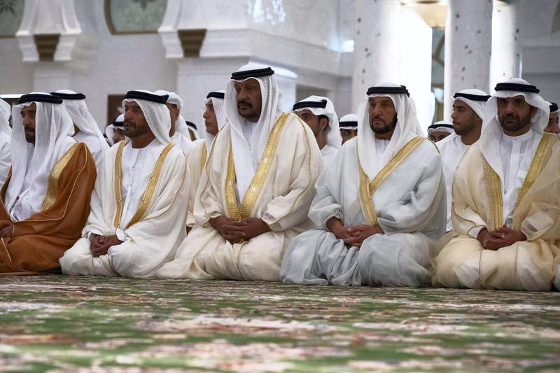 ABU DHABI, UNITED ARAB EMIRATES - June 15, 2018: (R-L) HH Sheikh Ahmed bin Saif bin Mohamed Al Nahyan
HH Sheikh Saeed bin Mohamed Al Nahyan, HH Sheikh Mohamed bin Butti Al Hamed, HH Sheikh Suroor bin Mohamed Al Nahyan and HH Sheikh Saif bin Mohamed Al Nahyan, attend Eid Al Fitr prayers at the Sheikh Zayed Grand Mosque. 


( Hamad Al Kaabi / Crown Prince Court - Abu Dhabi )
---