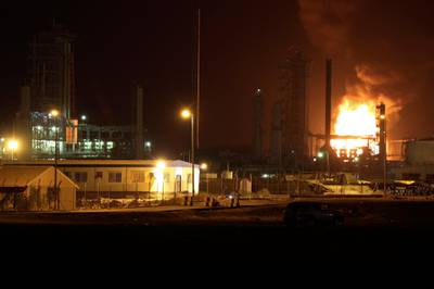 Fire engulfs an oil storage tank at the Aden oil refinery following an explosion in Aden, Yemen January 11, 2019. REUTERS/Fawaz Salman