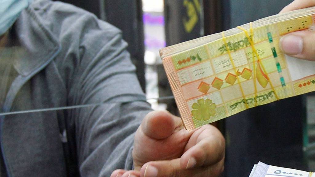 Lebanon's pound plummets amid political stasis